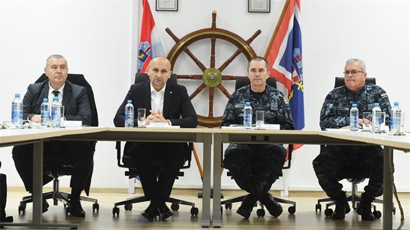 Ministar Anušić najavio nastavak gradnje obalnih ophodnih brodova;  Modernizacija HRM-a jedan od prioriteta Vlade